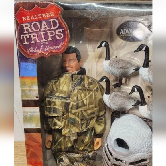 VTG 2003 Michael Waddell Real Tree Road Trips Action Figure Will Hunt For Food - Picture 6 of 9
